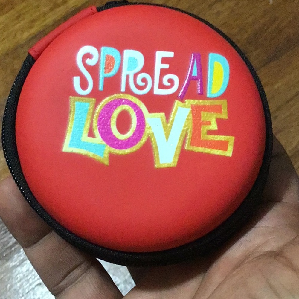 Spread Love headphone case zipper tech